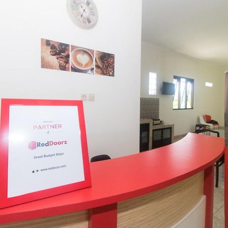 Reddoorz Syariah Near Stasiun Madiun Hotel Eksteriør billede